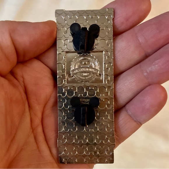 Disney Parks Haunted Mansion Tightrope Girl Stretching Portrait Pin Minnie Mouse - Picture 3 of 3